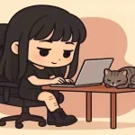 Stile chibi: la mia storia raccontata con le illustrazioni 4 Laura stile chibi scrive al pc su sedia da ufficio col gatto accanto